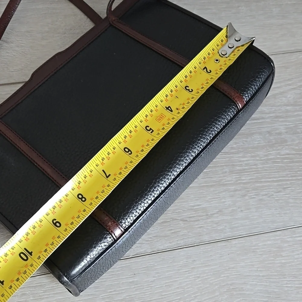Vintag Brighton Y2K 0171142  Elegant Black& Brown Leather Bag Purse